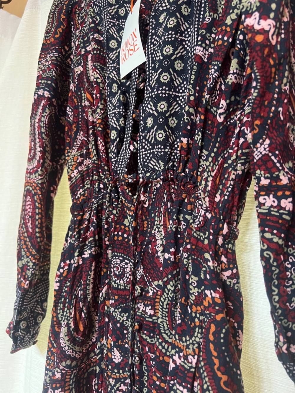 Knox Rose Long Sleeve Paisley Midi Dress - Black & Burgundy - Picture 3 of 5
